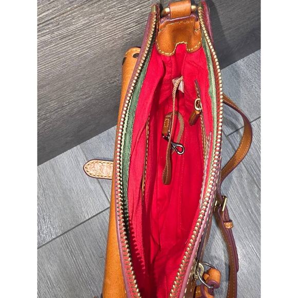 Dooney & Bourke Brown Medium Florentine Pocket Leather Crossbody bag B000553 - Picture 3 of 11